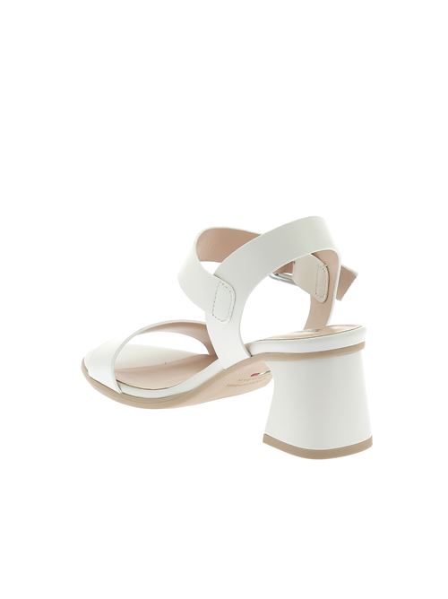 sandalo con tacco da donna in pelle bianca NERO GIARDINI | E513240D707